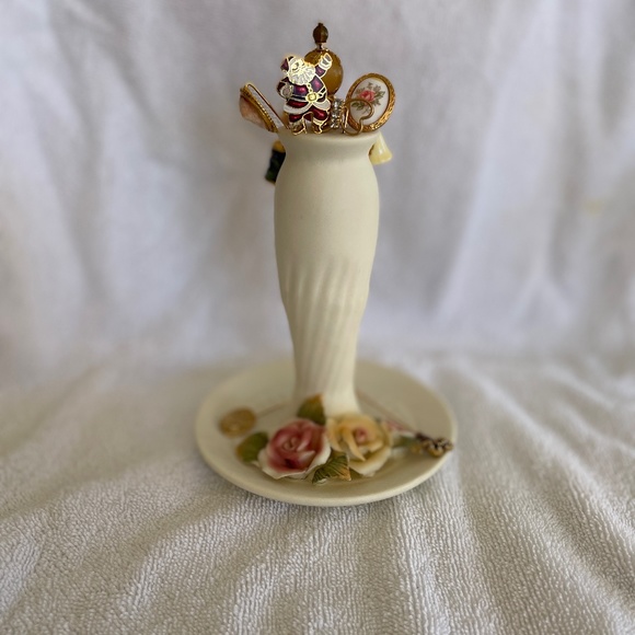 Vintage Ladies hat pins main image 12